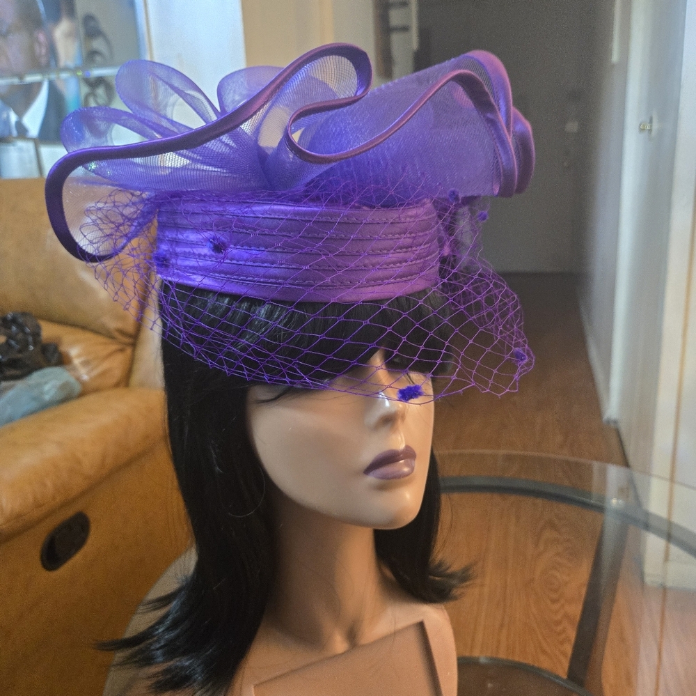 Elegant Purple Fascinator Hat